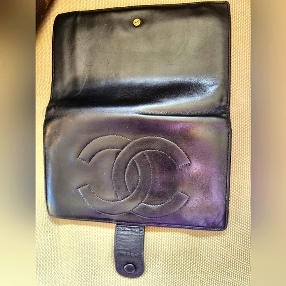 Authentic Chanel wallet - Picture 1 of 5